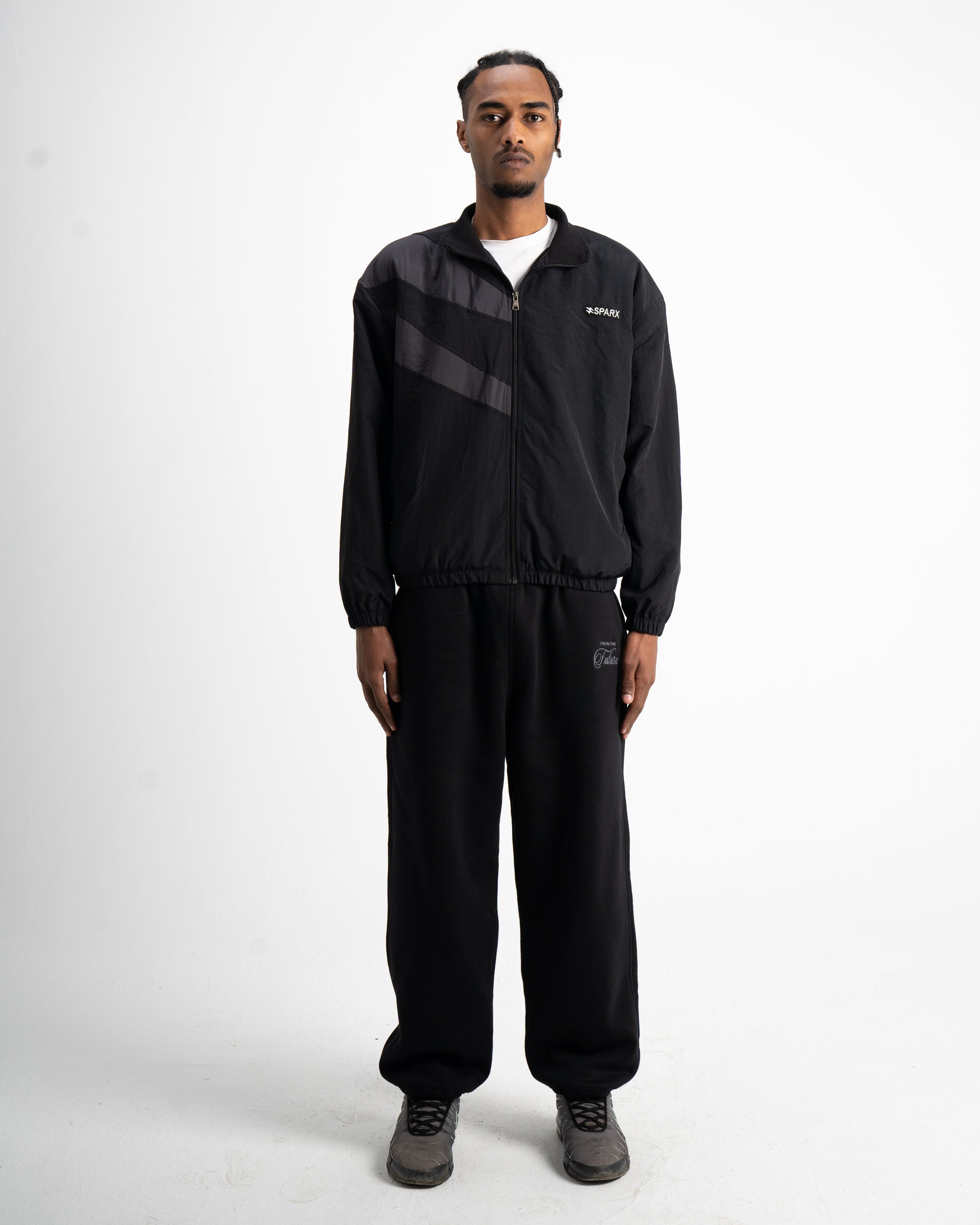 UNISEX TECH - BOXY SLIM-FIT JACKET