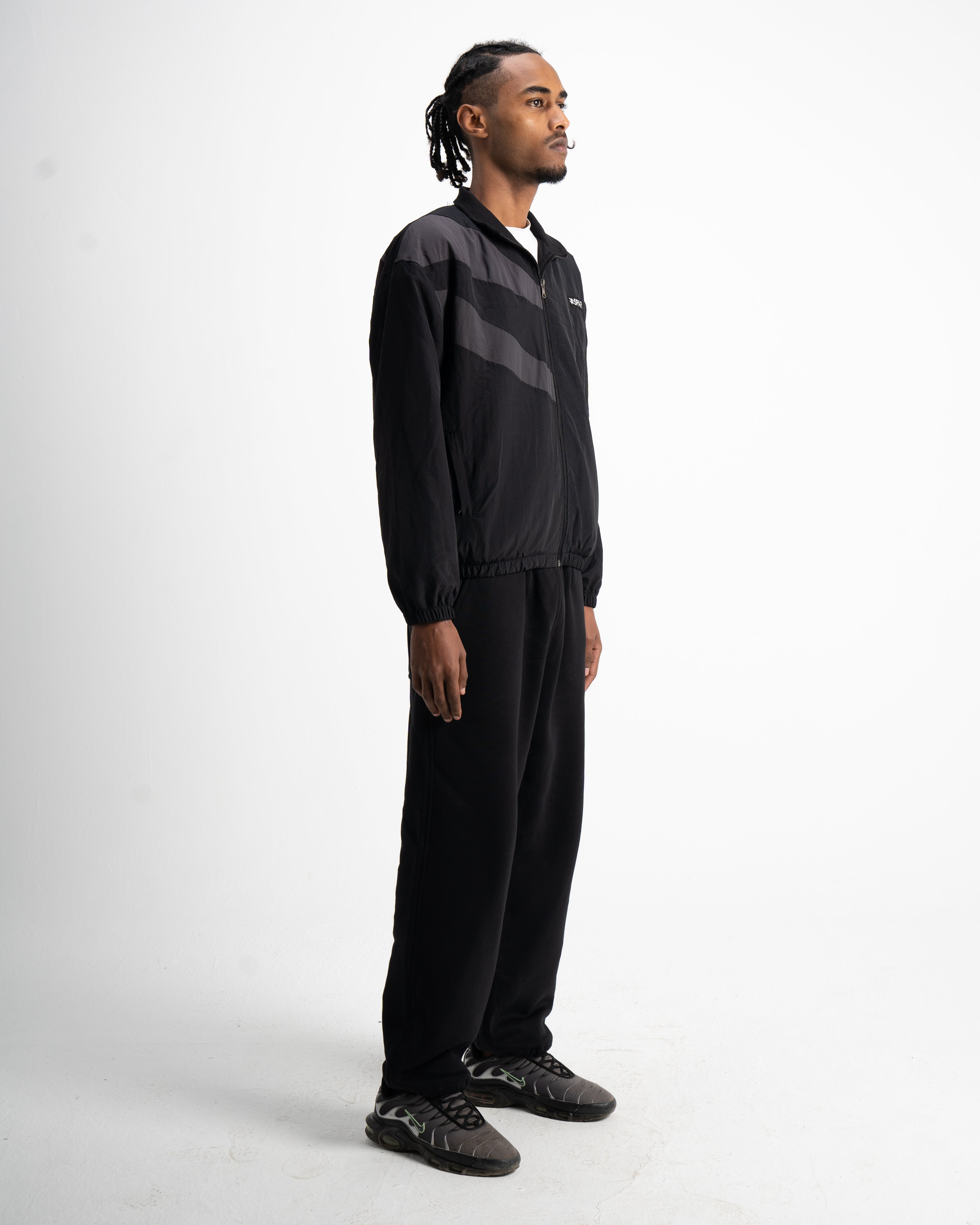 UNISEX TECH - BOXY SLIM-FIT JACKET