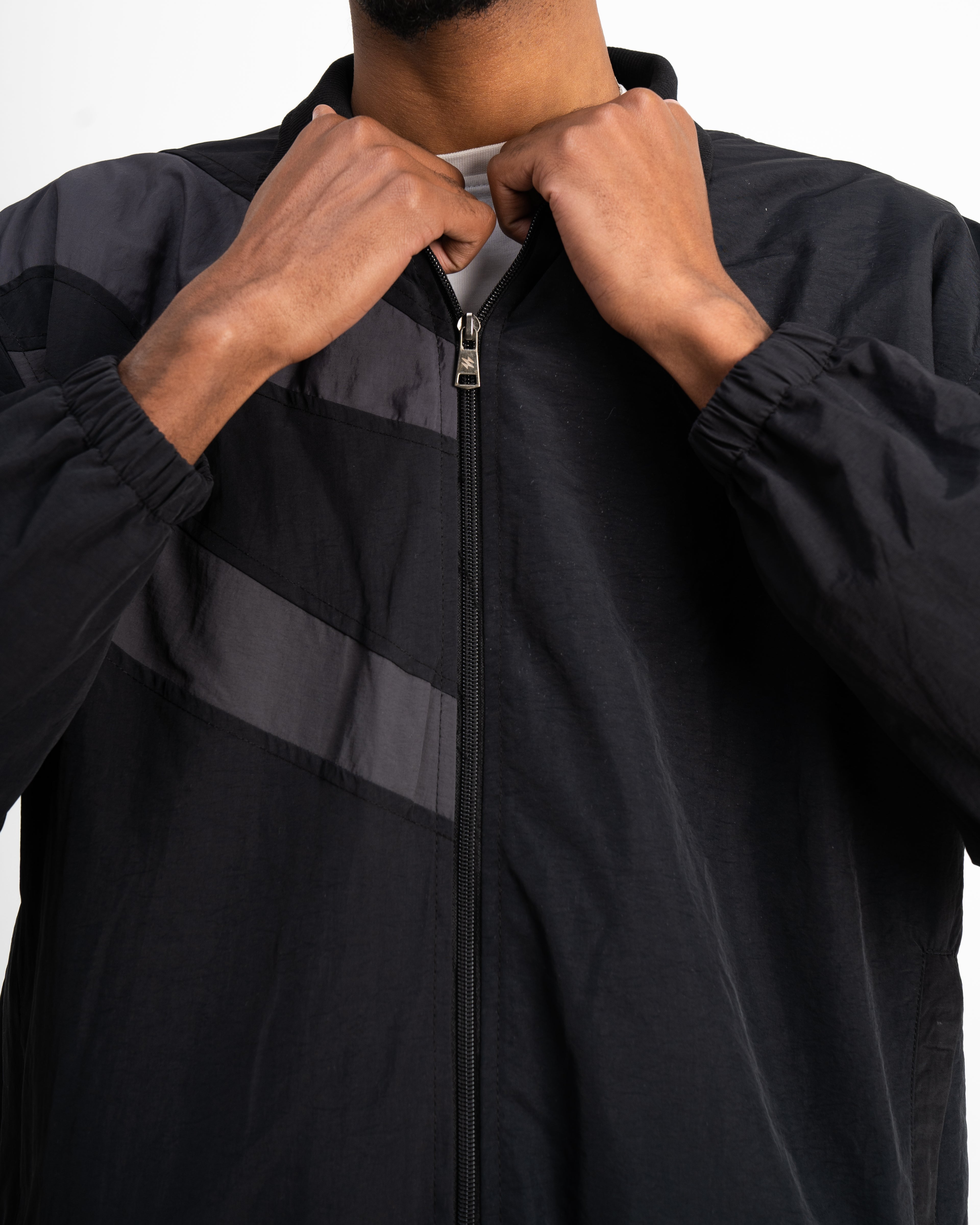 UNISEX TECH - BOXY SLIM-FIT JACKET