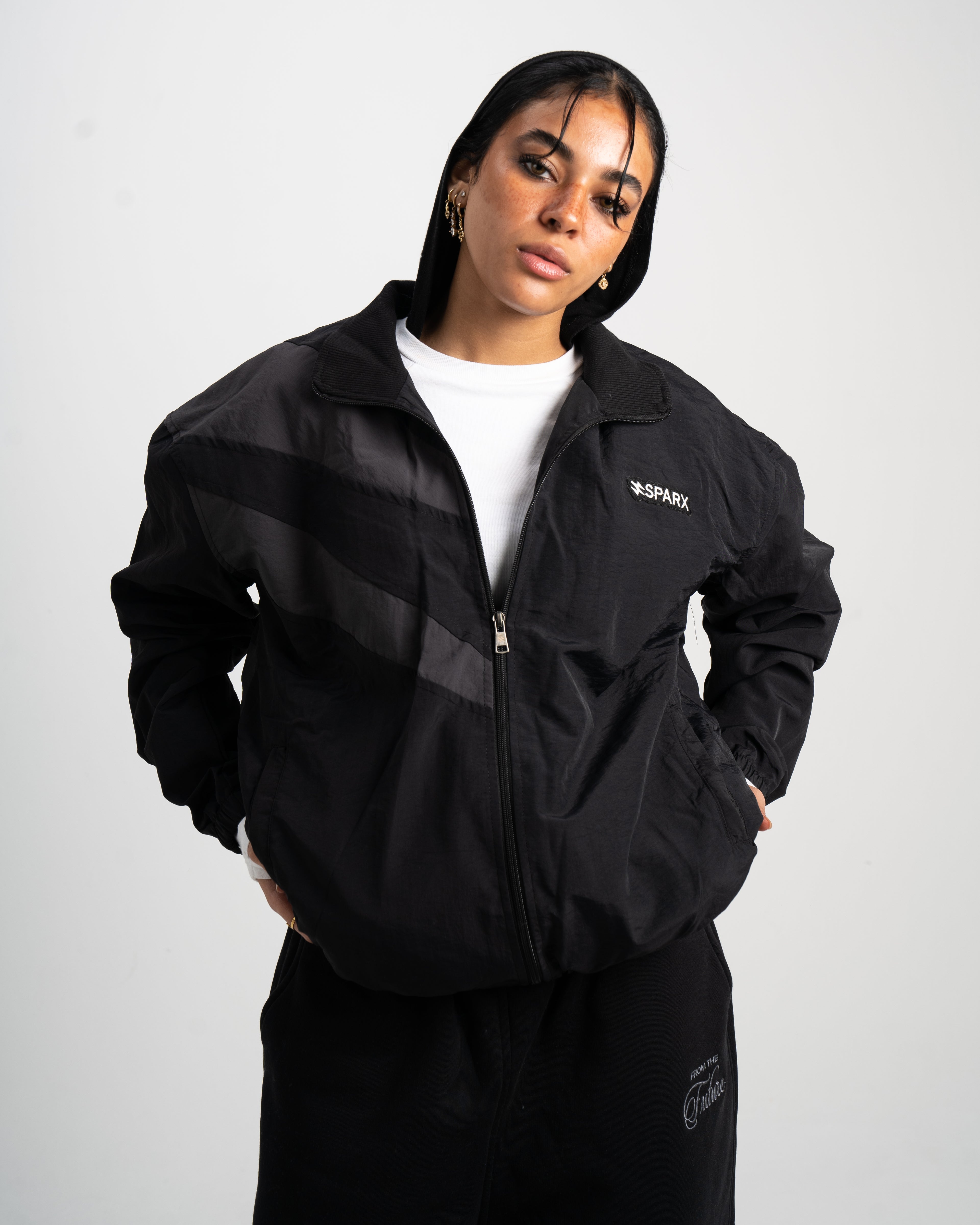 UNISEX TECH - BOXY SLIM-FIT JACKET