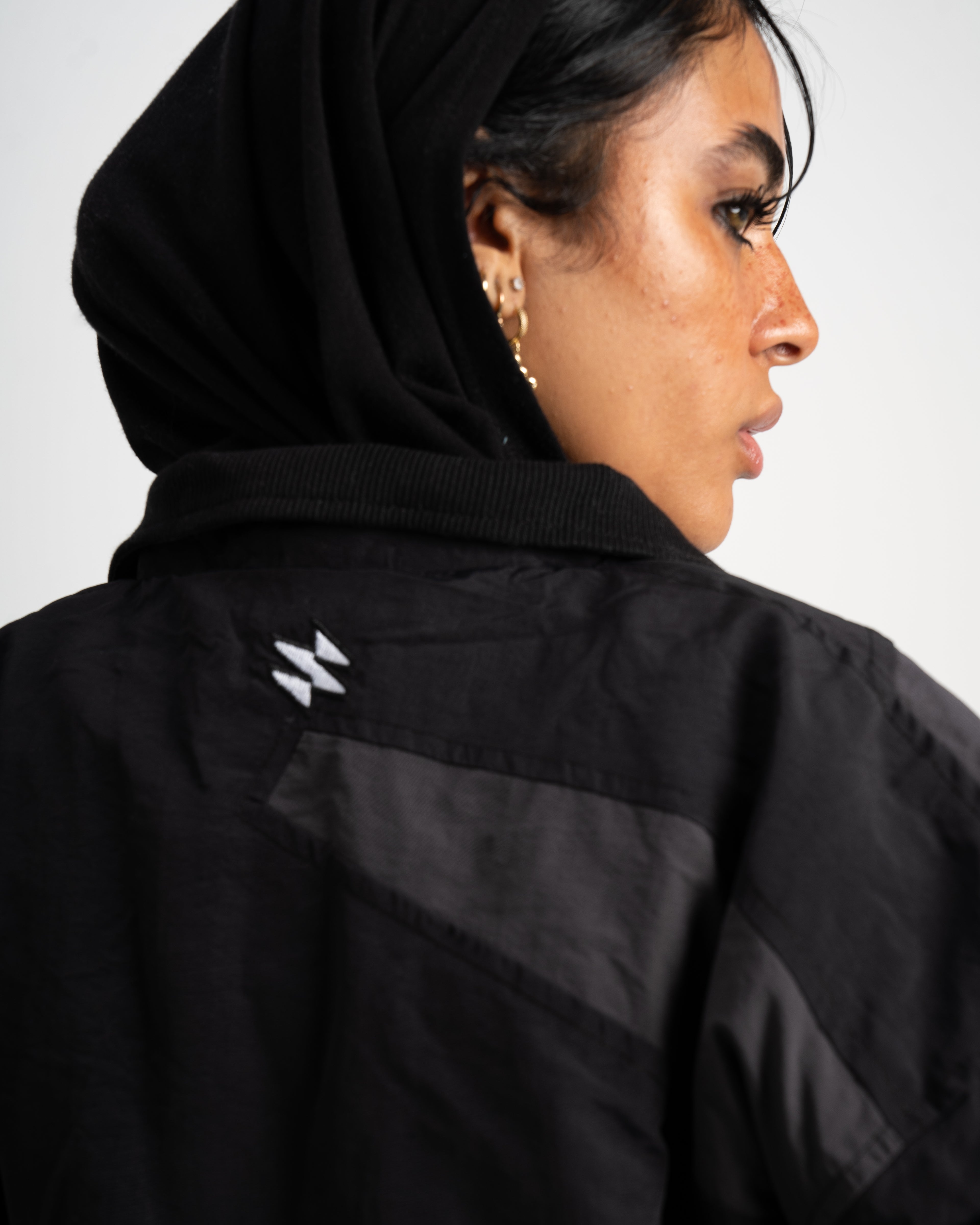 UNISEX TECH - BOXY SLIM-FIT JACKET