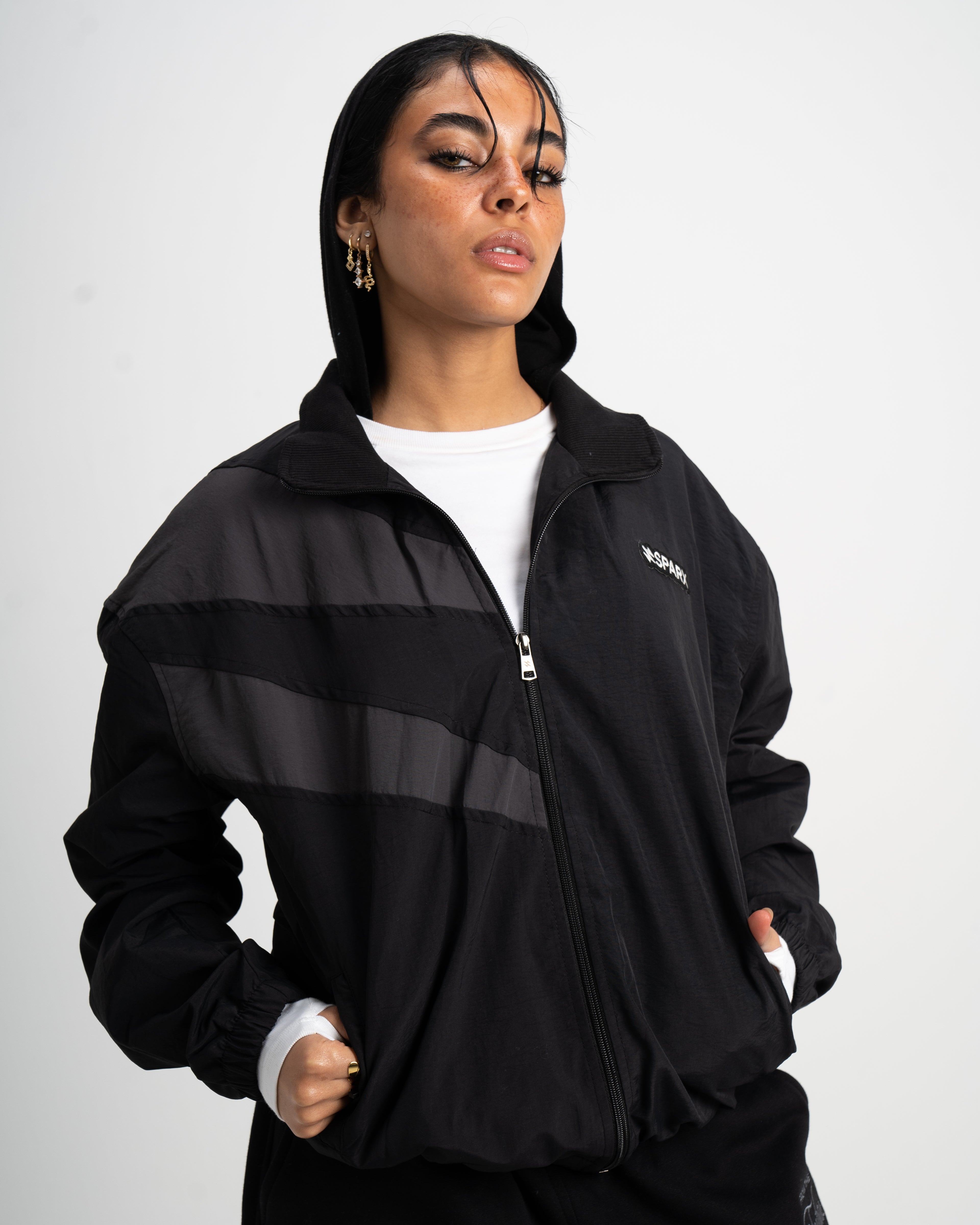 UNISEX TECH - BOXY SLIM-FIT JACKET