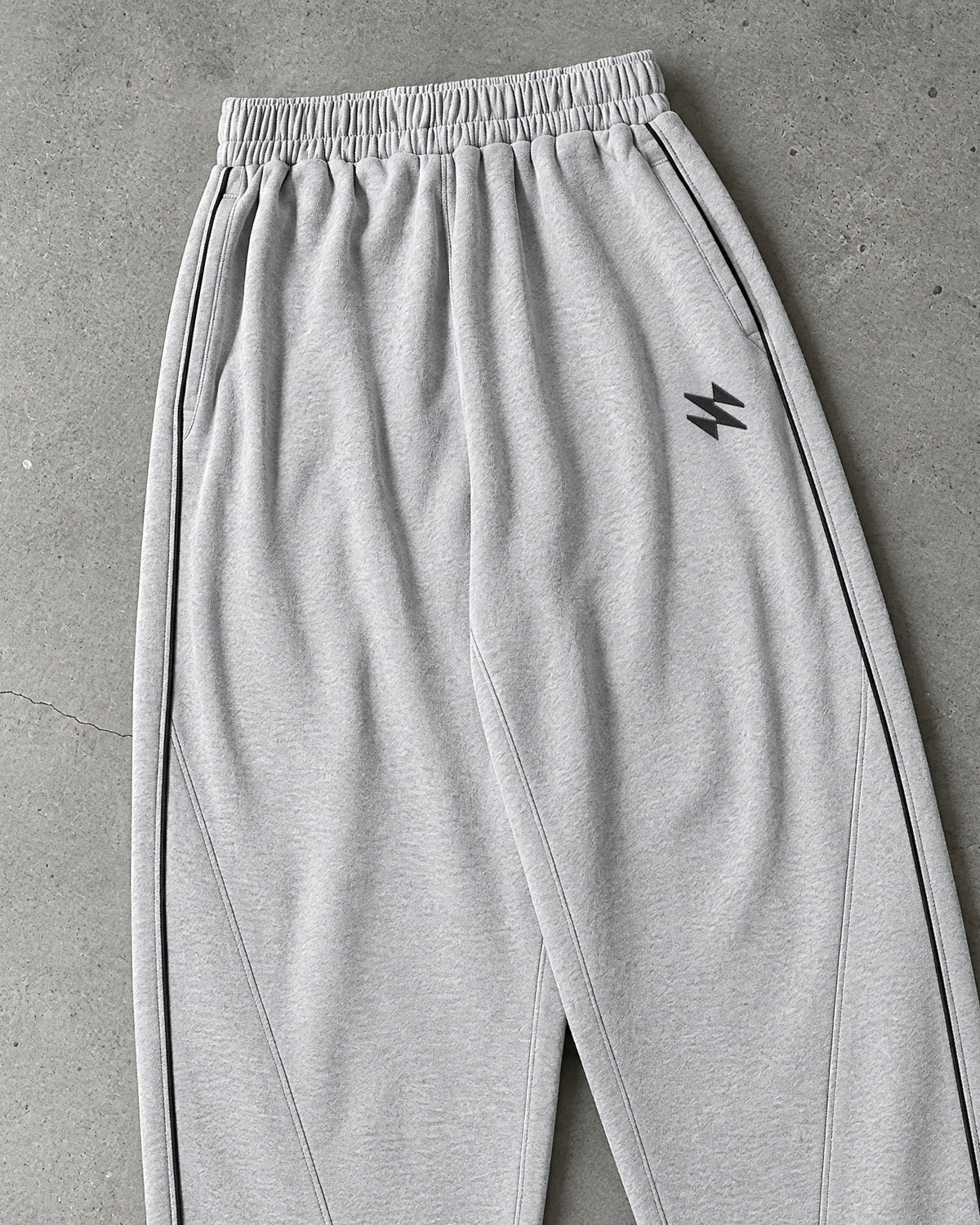BASIC GREY BAGGY SWEATPANTS