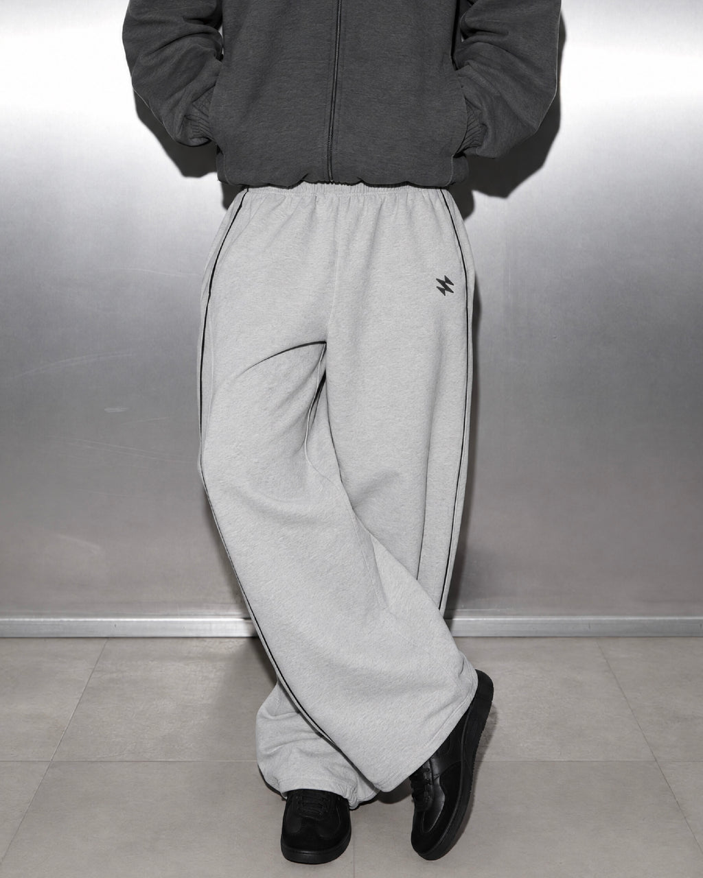 BASIC GREY BAGGY SWEATPANTS