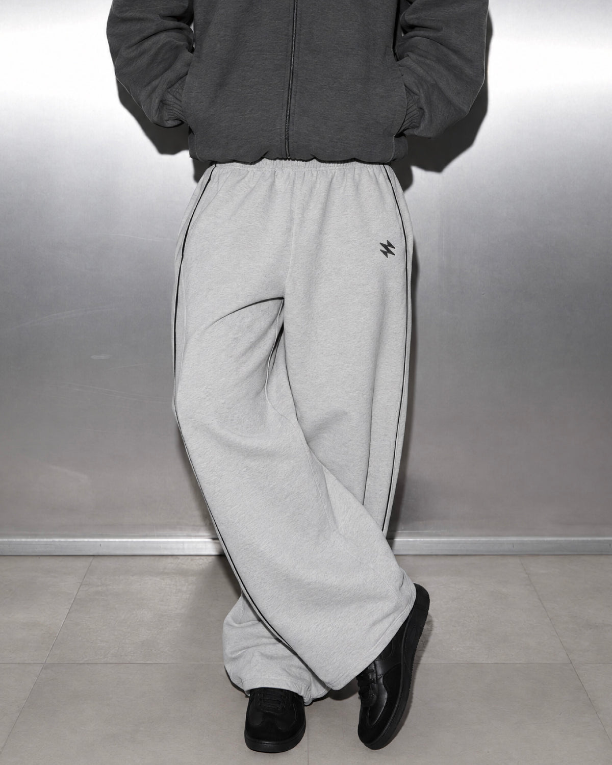 BASIC GREY BAGGY SWEATPANTS