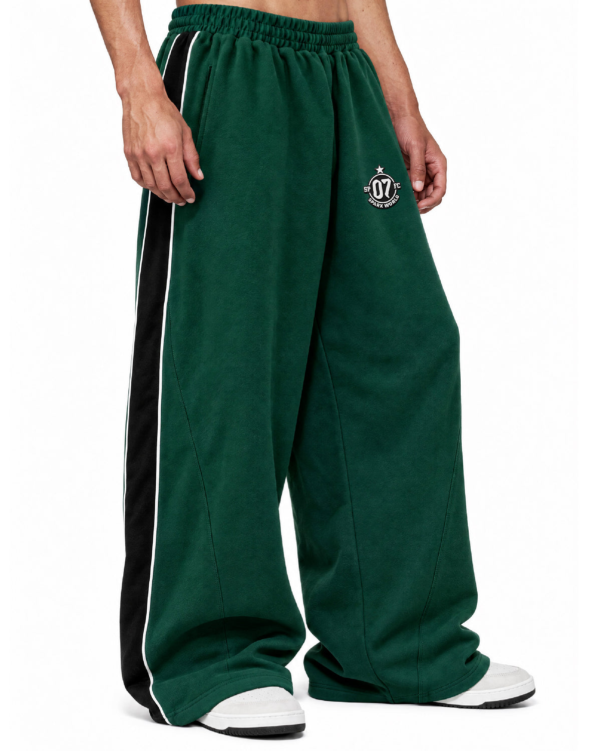GREEN BAGGY SWEATPANTS