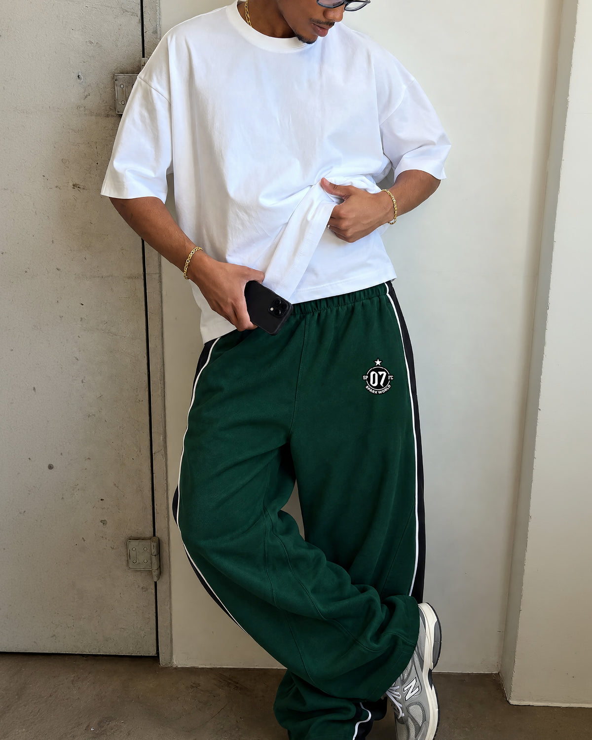 GREEN BAGGY SWEATPANTS